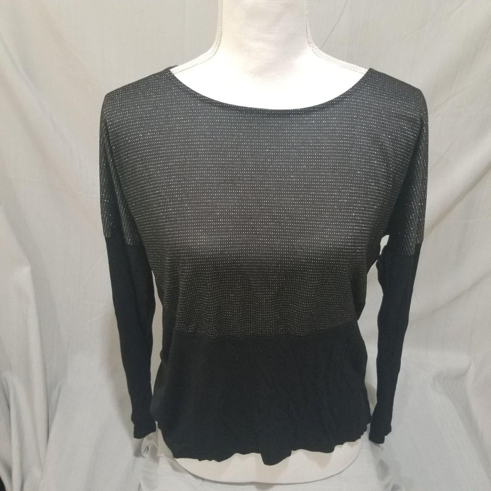 Jennifer Lopez / Medium / Black Shimmer zip Back T
